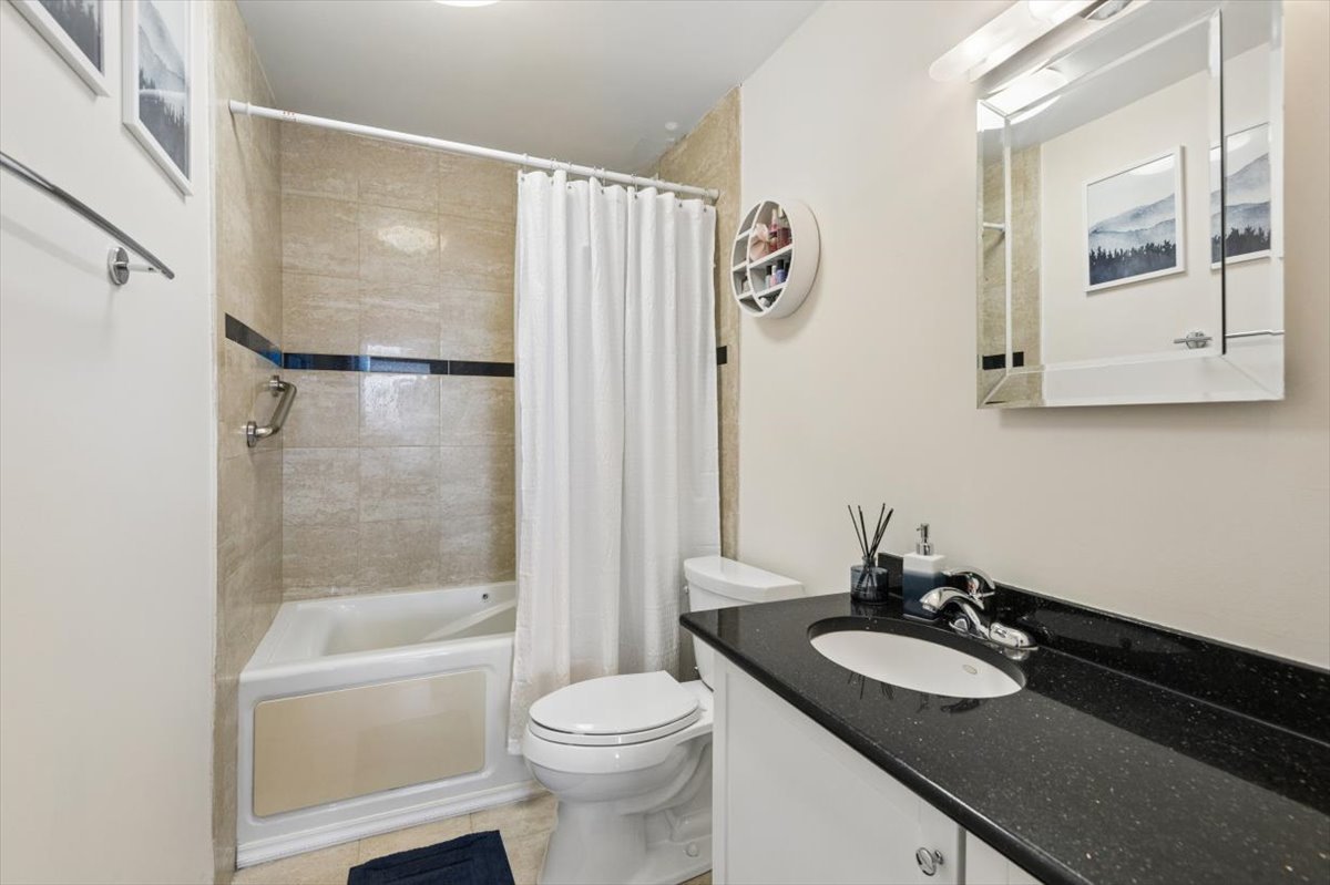 5415 North Sheridan Road Chicago IL 60640