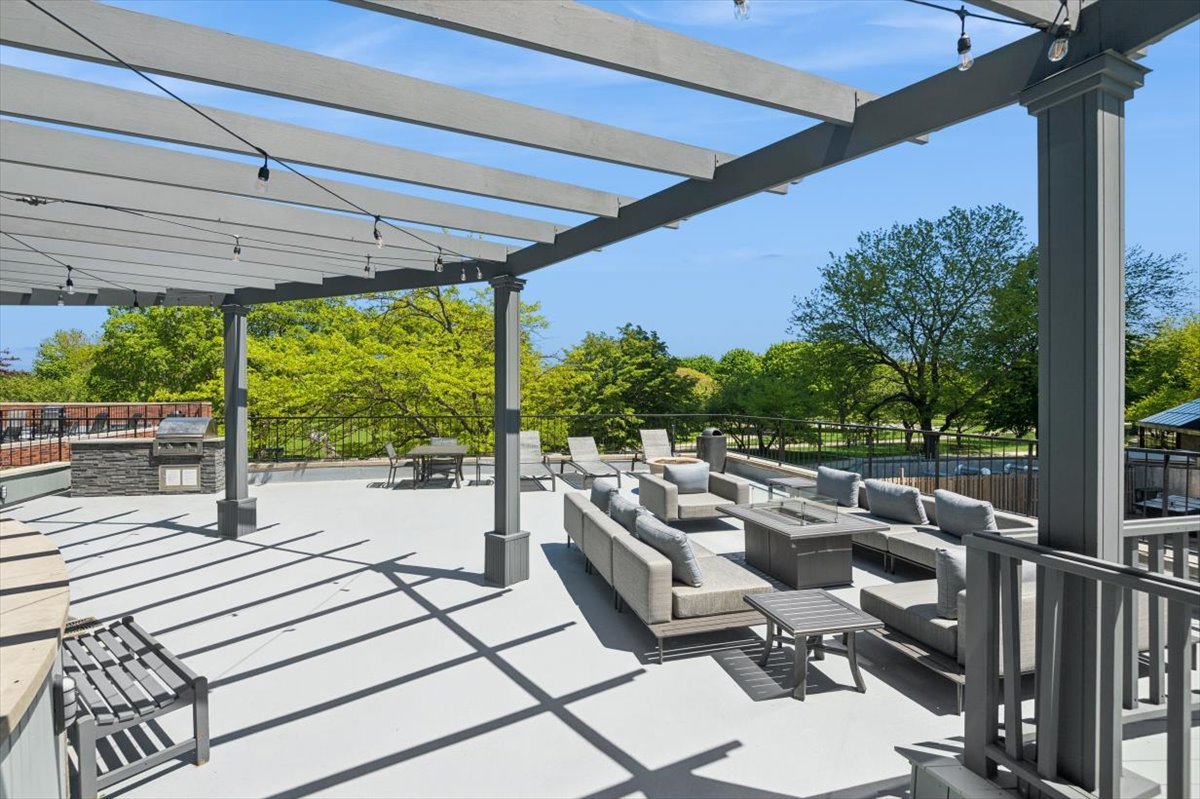 5415 North Sheridan Road Chicago IL 60640