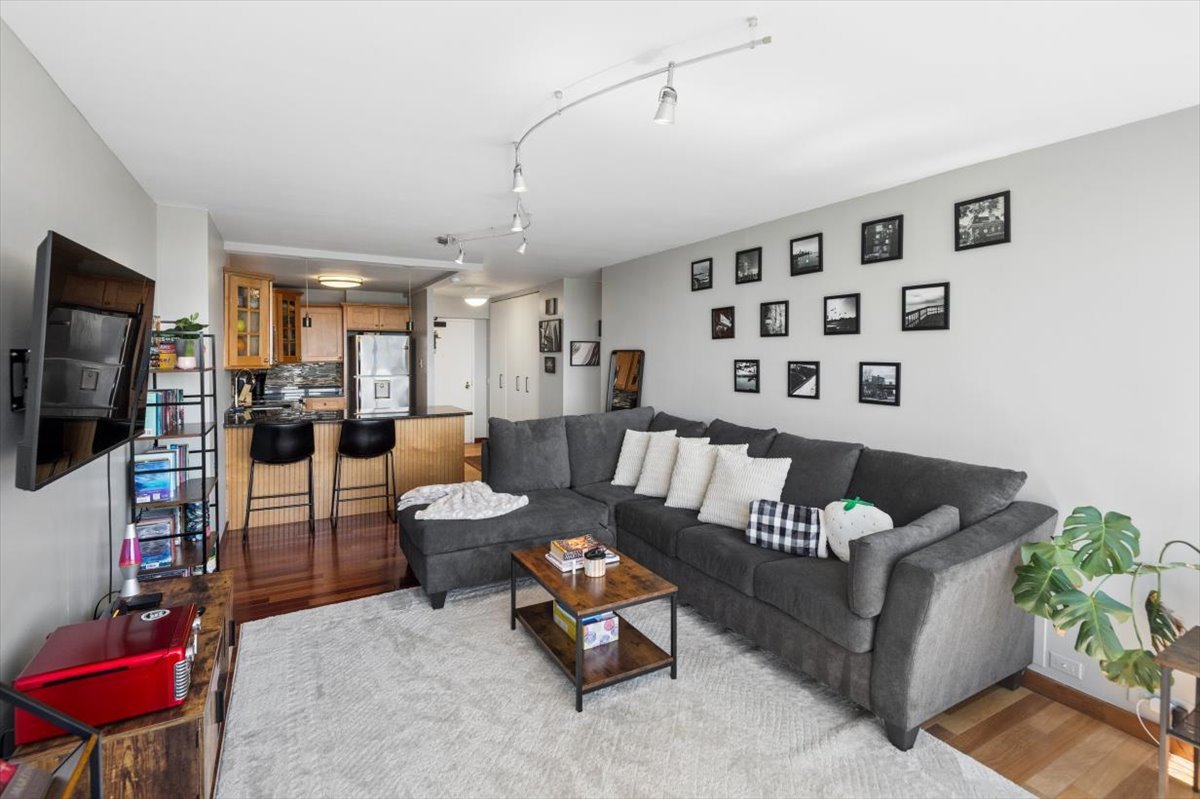 5415 North Sheridan Road Chicago IL 60640