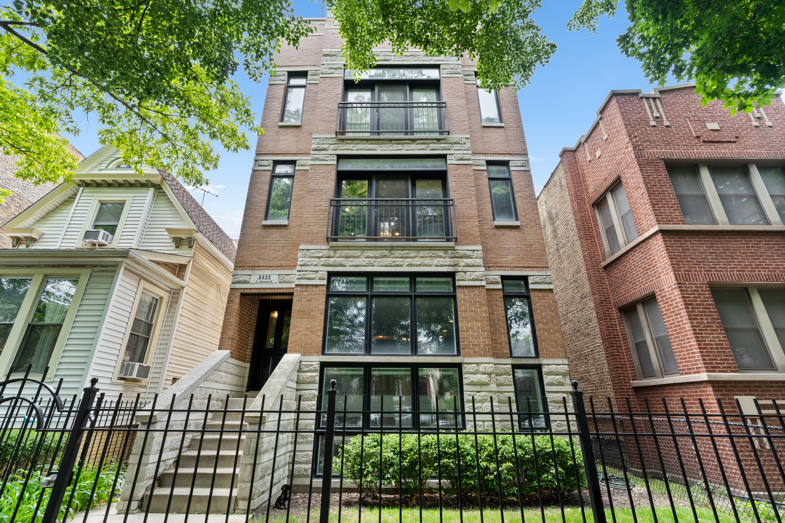 3422 North Bosworth Avenue Chicago IL 60657
