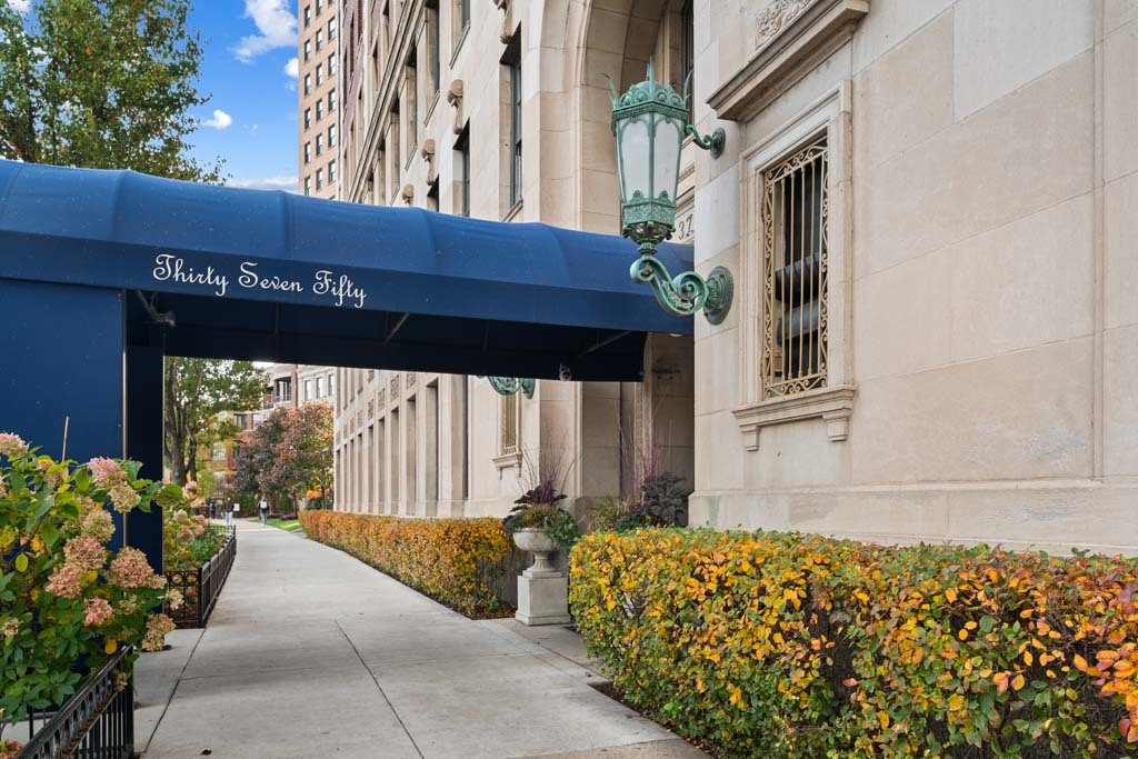 3750 North Lake Shore Drive Chicago IL 60613