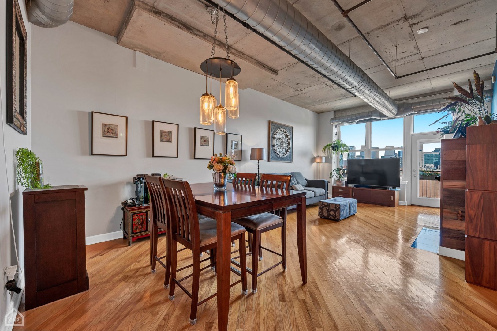 6 South Laflin Street Chicago IL 60607