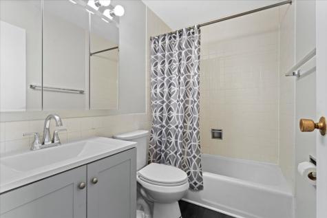 6171 North Sheridan Road Chicago IL 60660