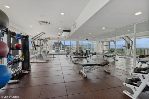 6171 North Sheridan Road Chicago IL 60660
