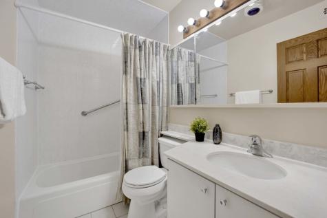 1850 North Clark Street Chicago IL 60614