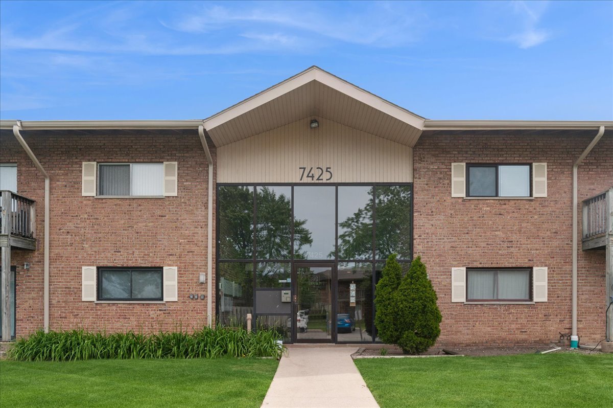 7425 Brookdale Drive Darien IL 60561