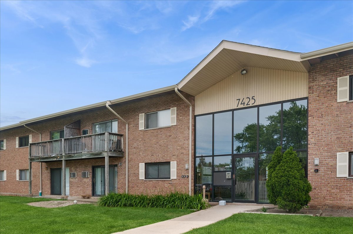 7425 Brookdale Drive Darien IL 60561
