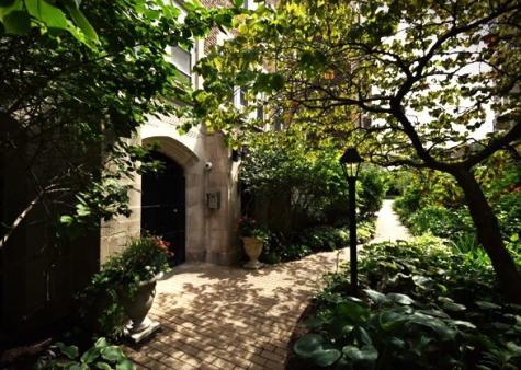 6334 North Sheridan Road Chicago IL 60660