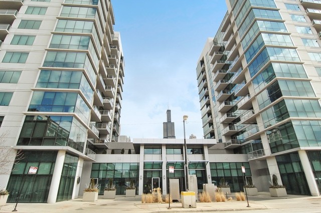 123 South Green Street Chicago IL 60607