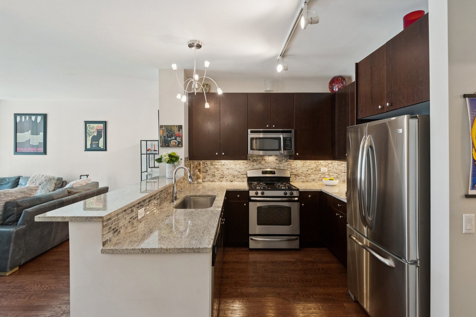 123 South Green Street Chicago IL 60607