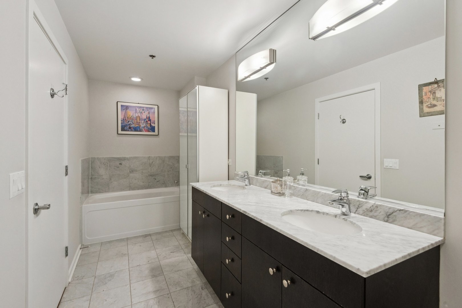 123 South Green Street Chicago IL 60607