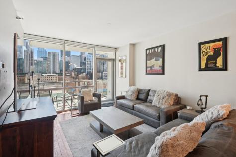 123 South Green Street Chicago IL 60607
