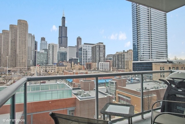 123 South Green Street Chicago IL 60607