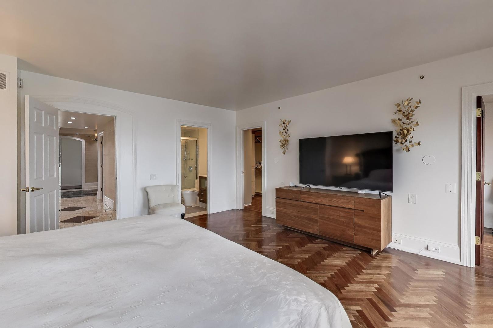 100 East Huron Street Chicago IL 60611