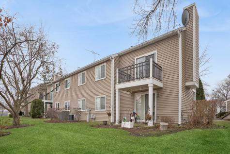 1975 Windsong Drive Schaumburg IL 60194