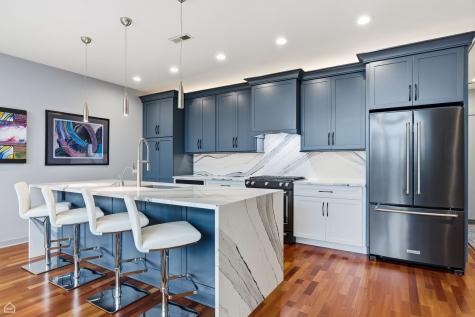 3946 North Ravenswood Avenue Chicago IL 60613