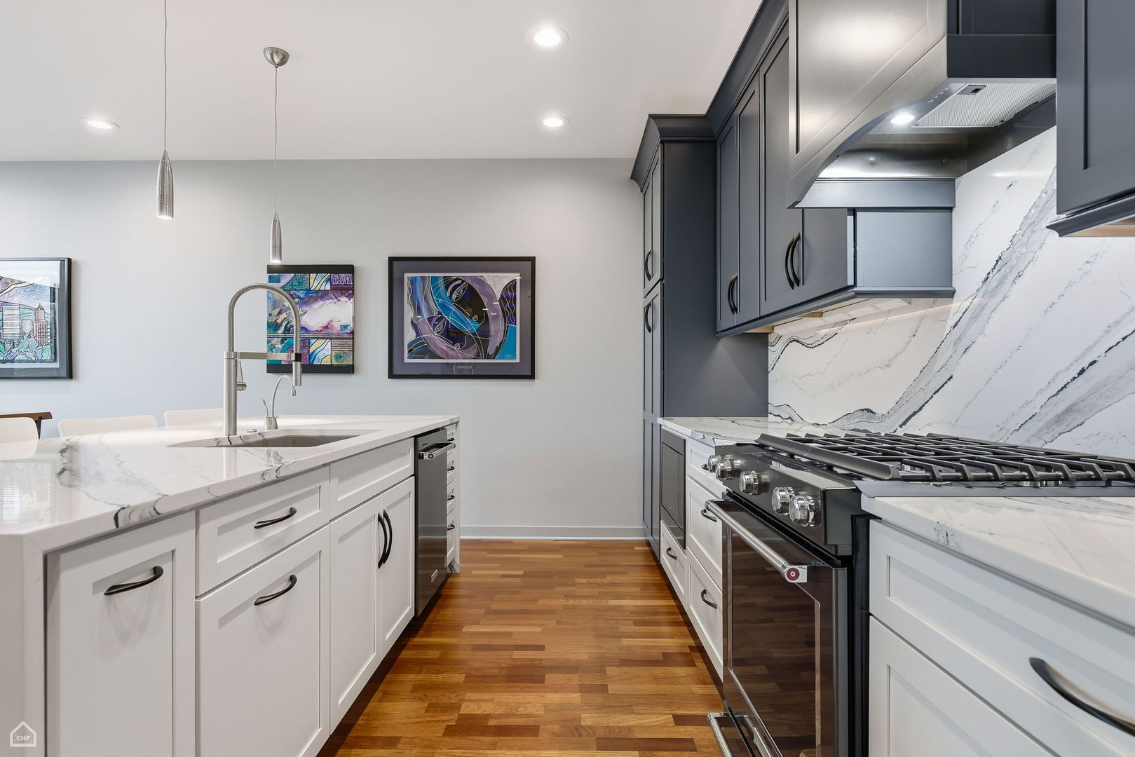 3946 North Ravenswood Avenue Chicago IL 60613