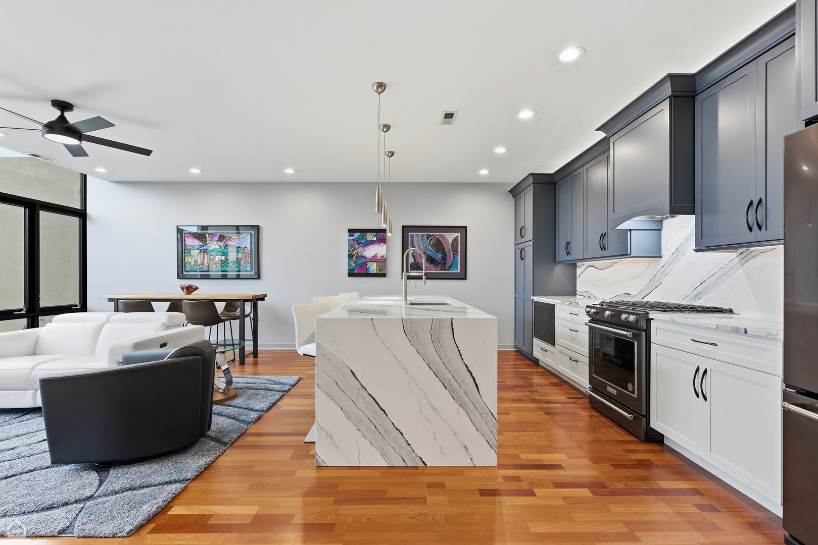 3946 North Ravenswood Avenue Chicago IL 60613