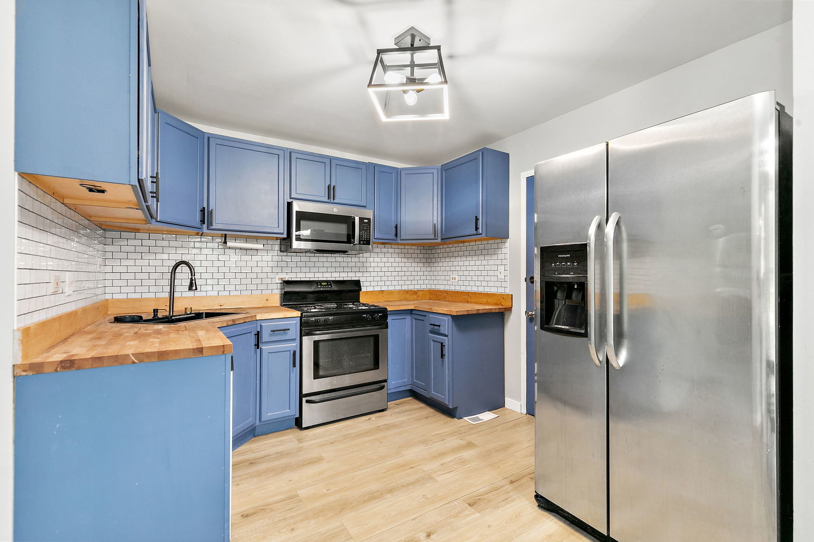 11806 Daniel Lane Huntley IL 60142