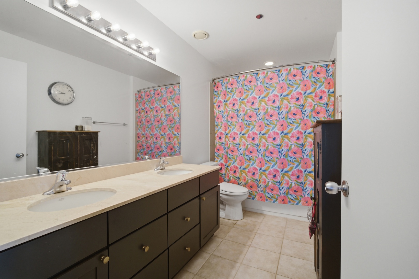 1122 West Catalpa Avenue Chicago IL 60640