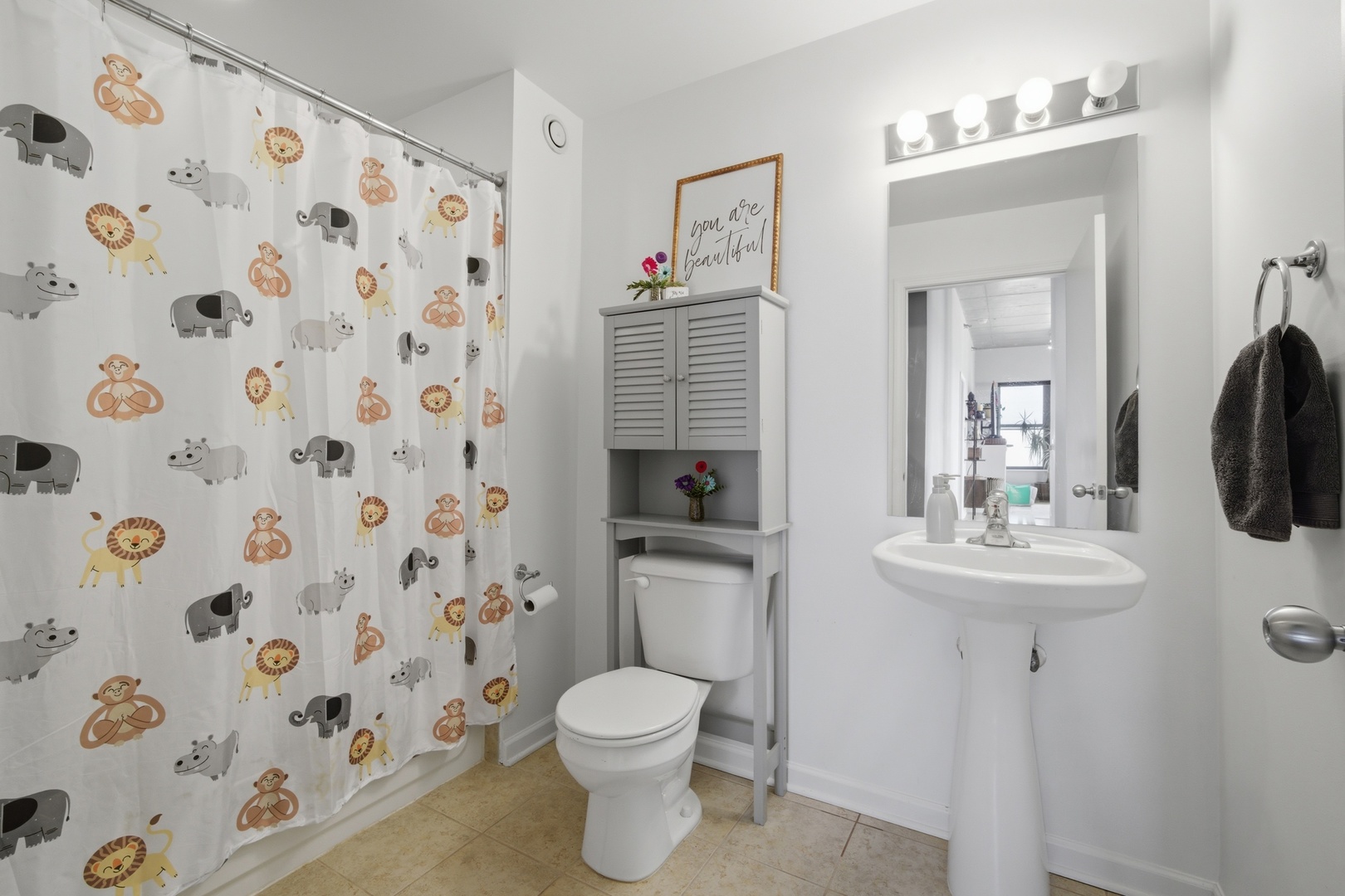 1122 West Catalpa Avenue Chicago IL 60640