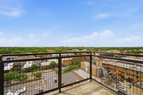 1122 West Catalpa Avenue Chicago IL 60640