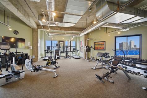 1122 West Catalpa Avenue Chicago IL 60640
