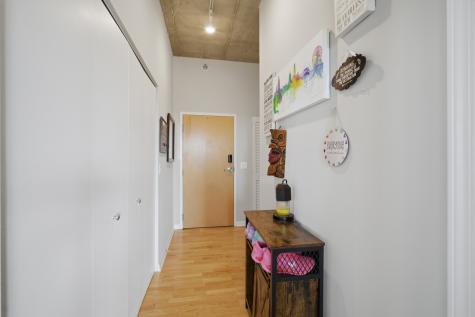 1122 West Catalpa Avenue Chicago IL 60640