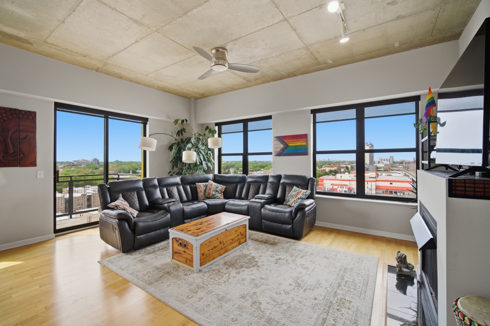 1122 West Catalpa Avenue Chicago IL 60640