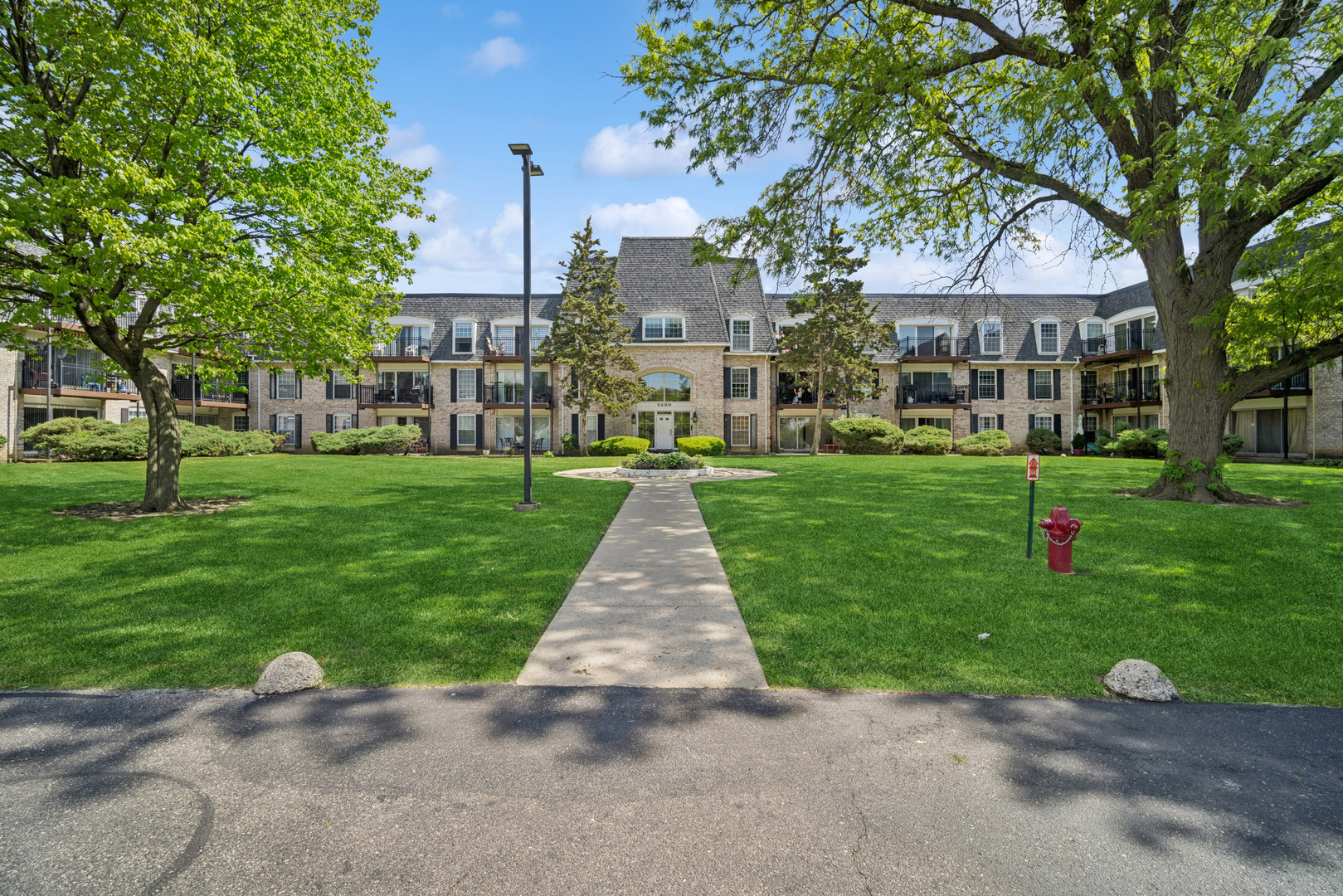 5200 Carriageway Drive Rolling Meadows IL 60008