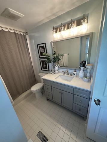 757 Grosse Pointe Circle Vernon Hills IL 60061