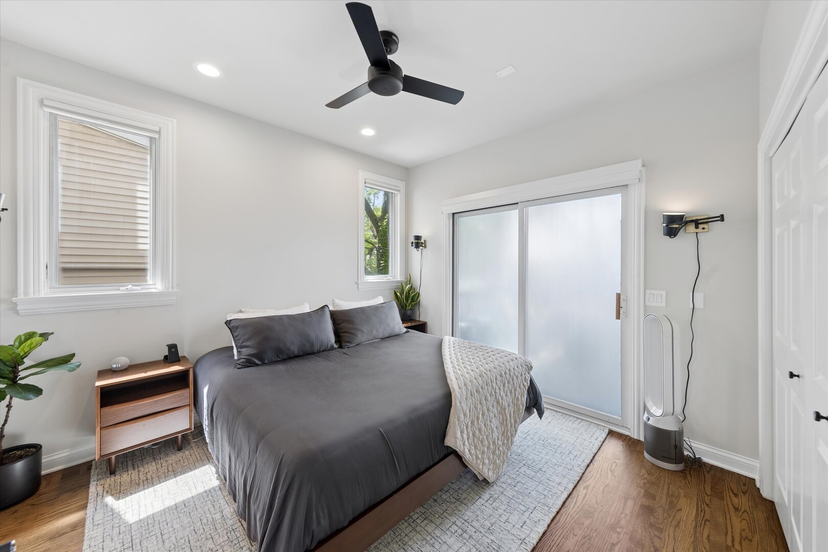 3728 North Kenmore Avenue Chicago IL 60613