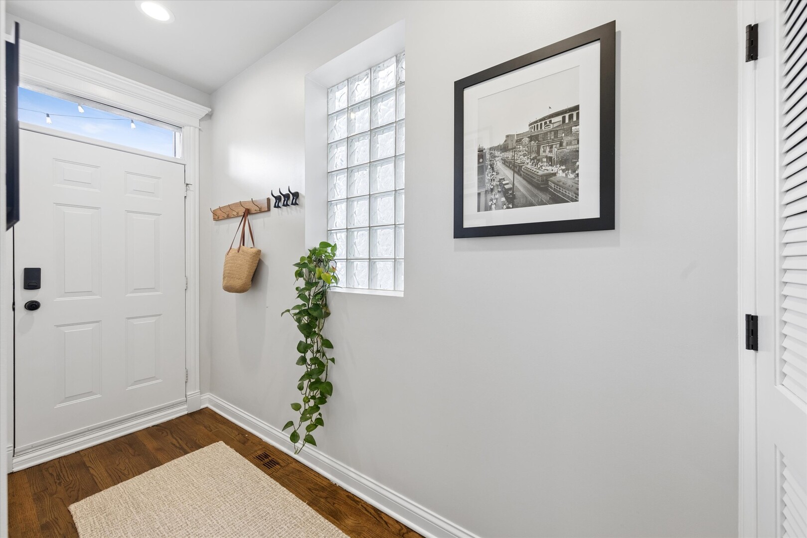 3728 North Kenmore Avenue Chicago IL 60613