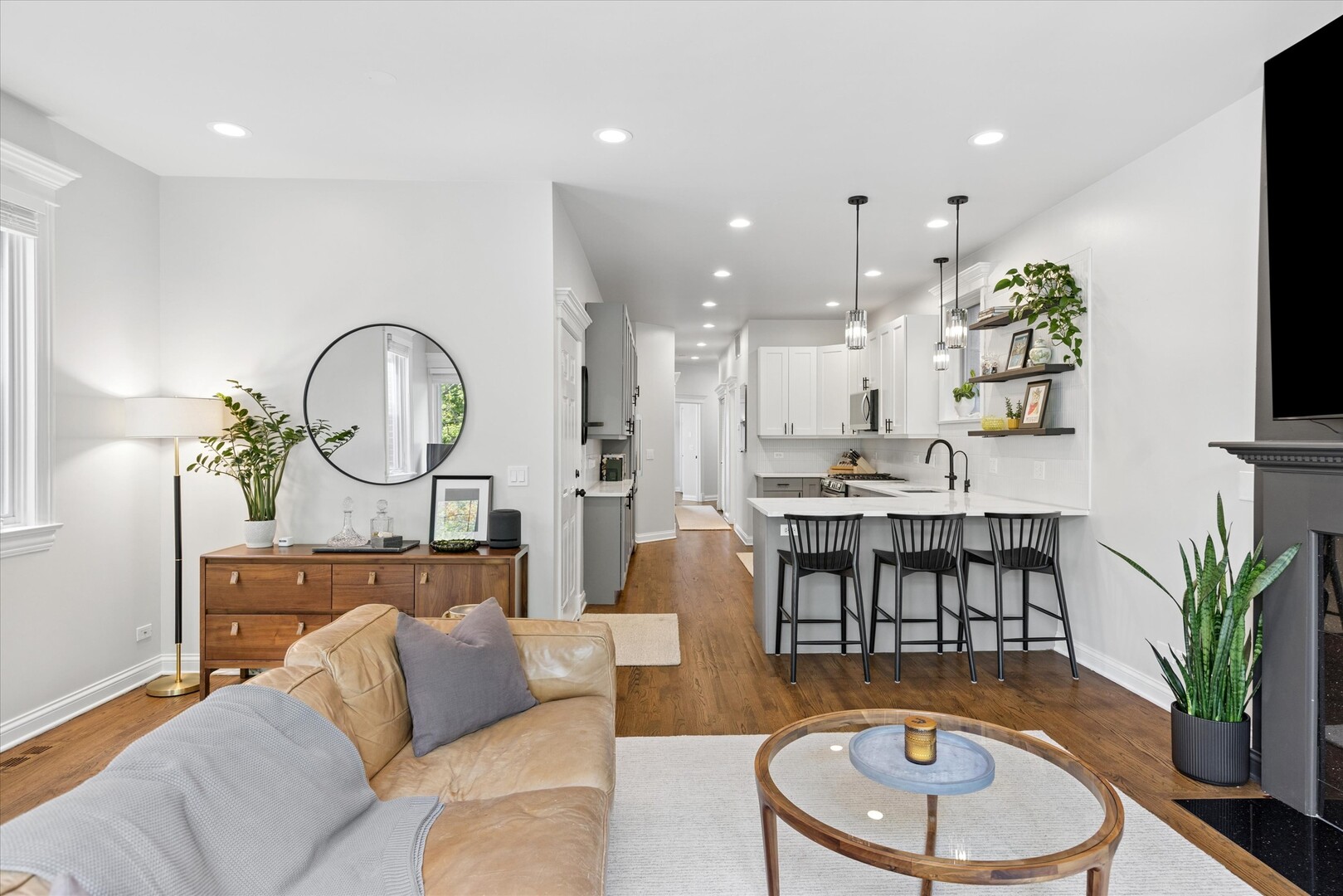 3728 North Kenmore Avenue Chicago IL 60613