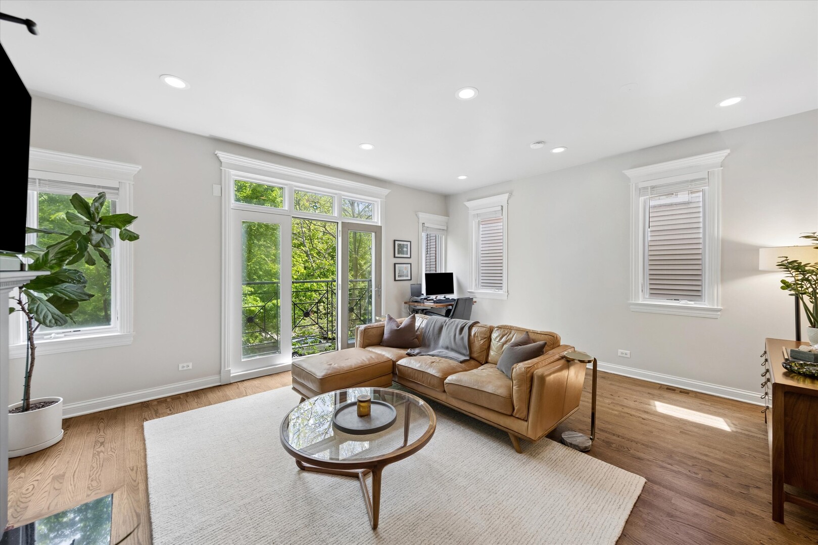 3728 North Kenmore Avenue Chicago IL 60613