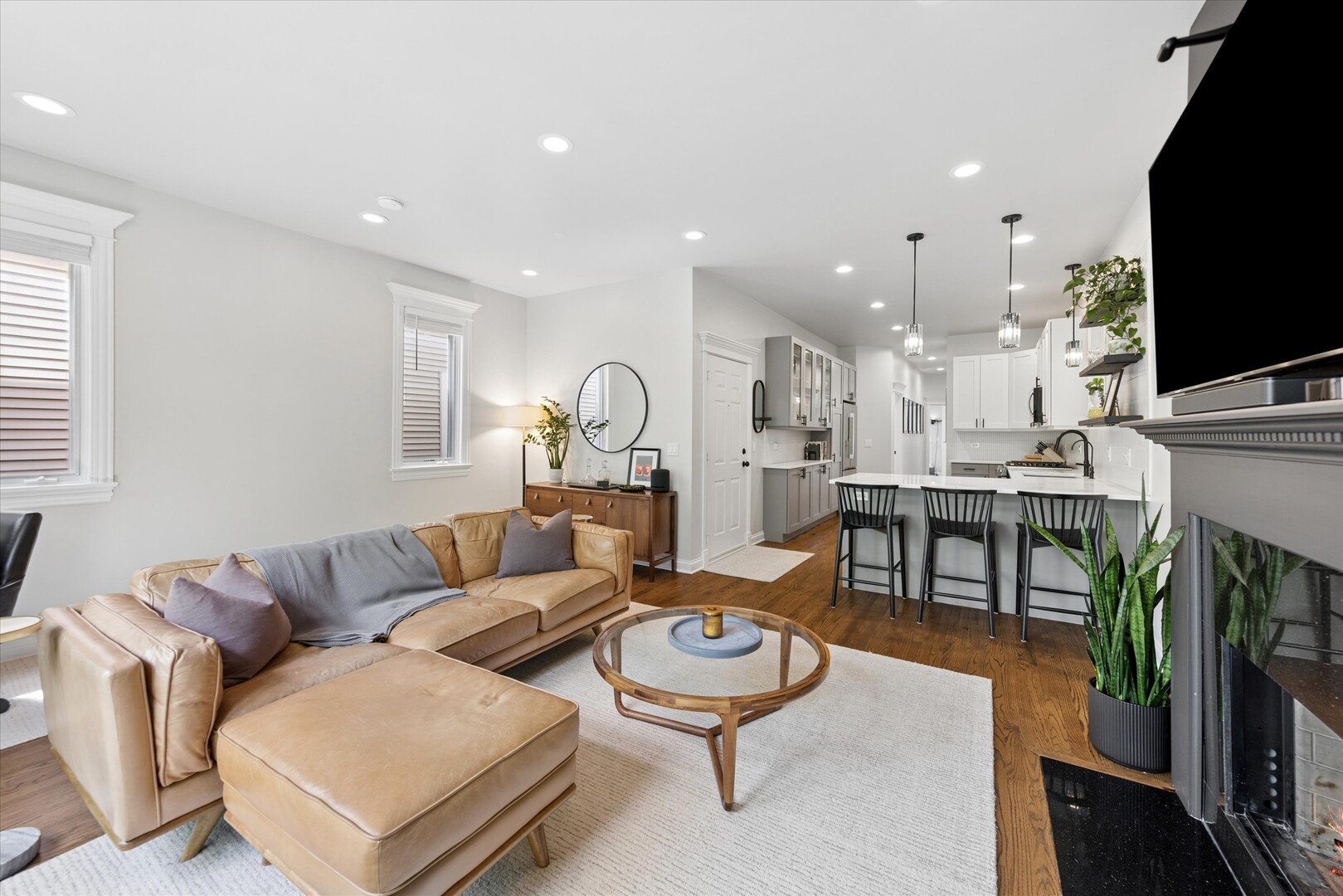 3728 North Kenmore Avenue Chicago IL 60613