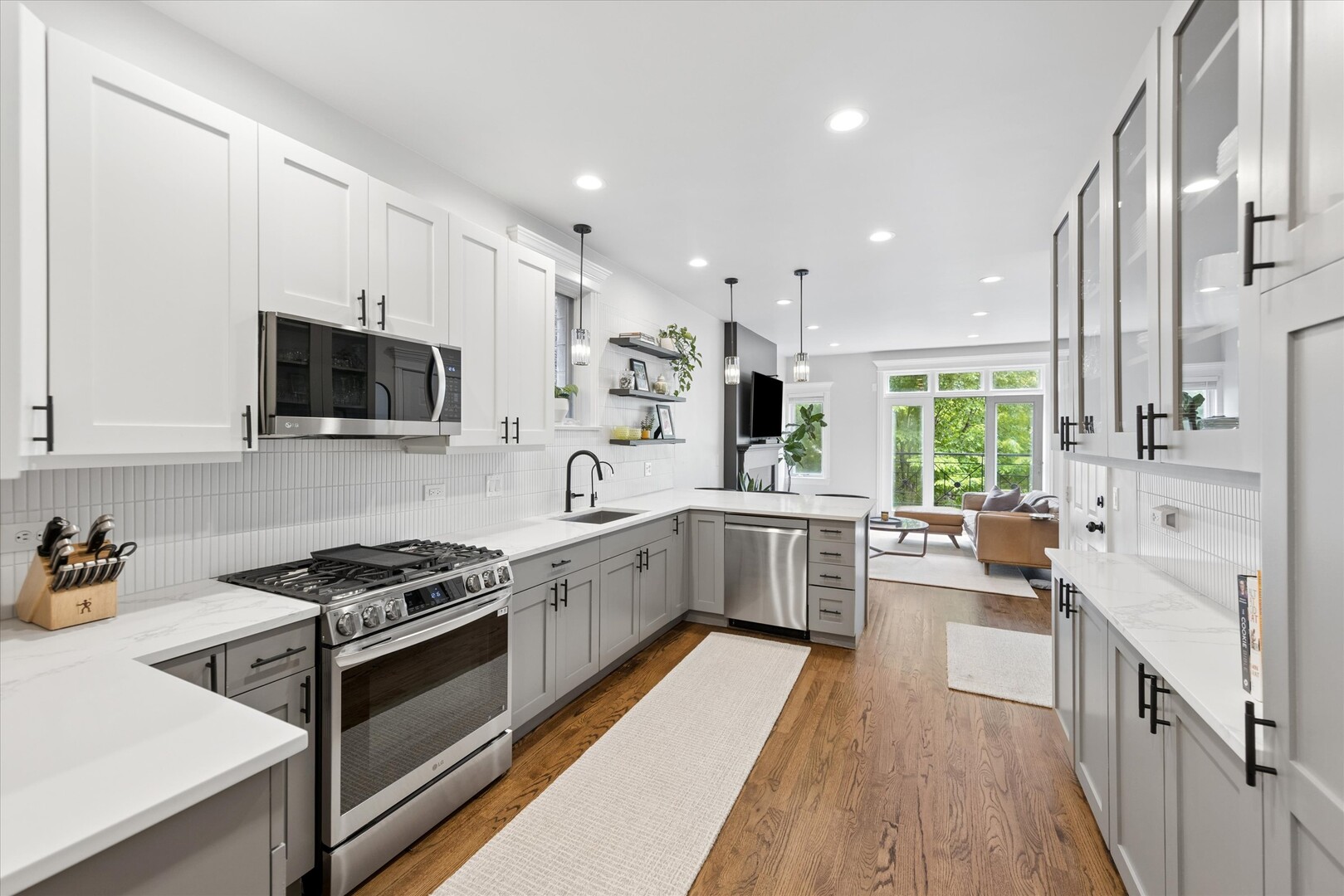 3728 North Kenmore Avenue Chicago IL 60613