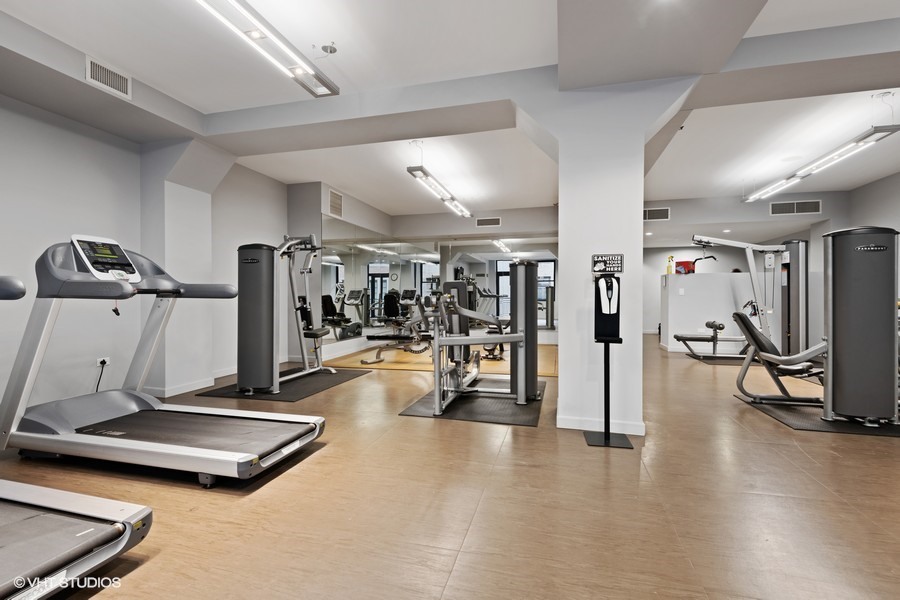6 North Michigan Avenue Chicago IL 60602
