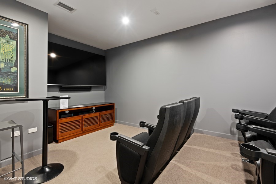 6 North Michigan Avenue Chicago IL 60602