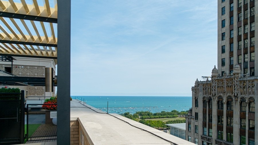 6 North Michigan Avenue Chicago IL 60602