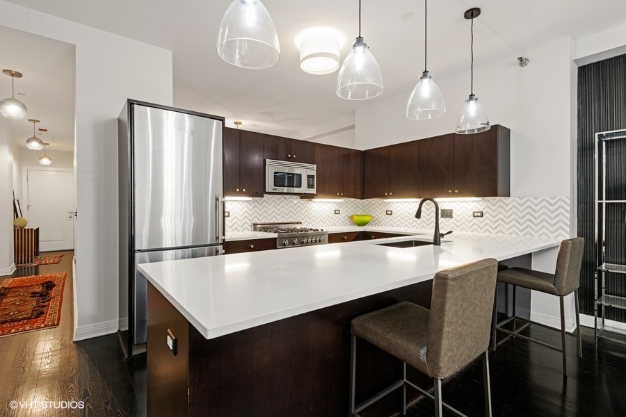 6 North Michigan Avenue Chicago IL 60602