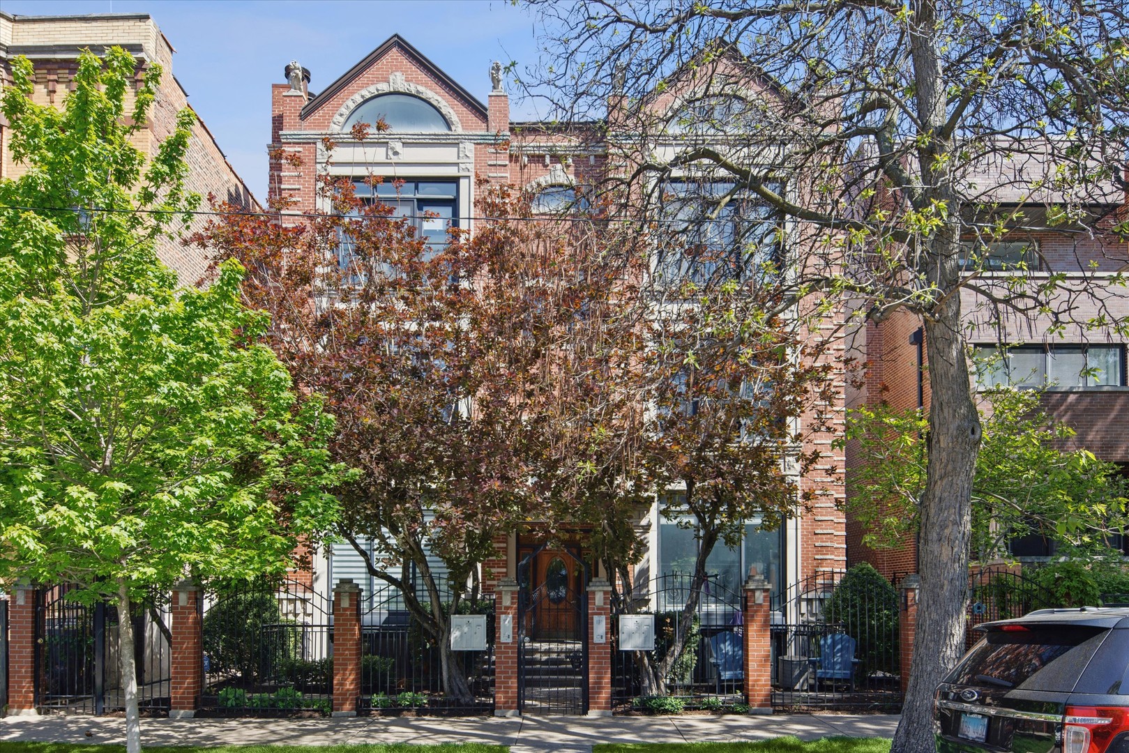 2024 West Iowa Street Chicago IL 60622