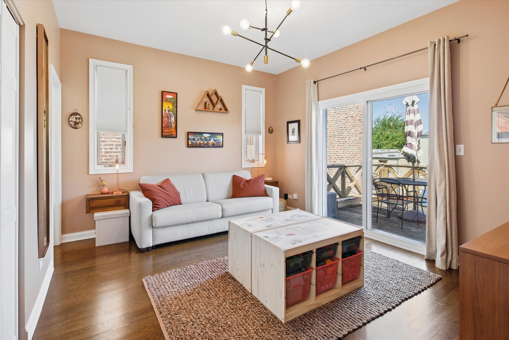 2024 West Iowa Street Chicago IL 60622