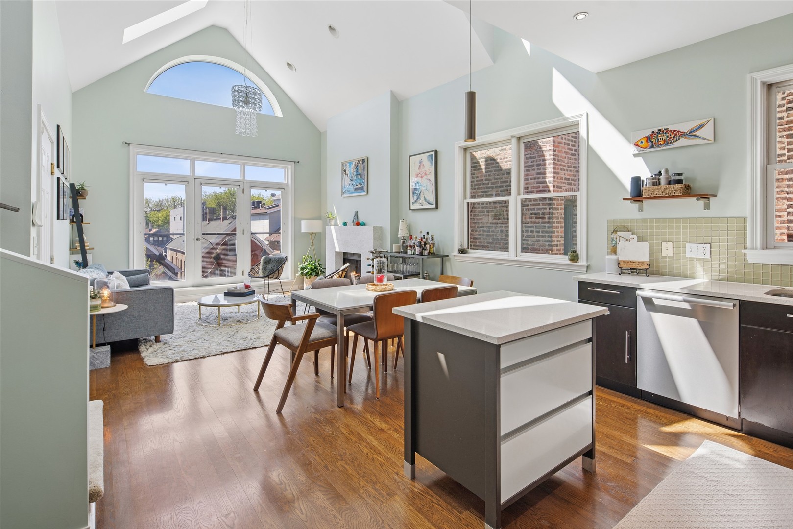 2024 West Iowa Street Chicago IL 60622