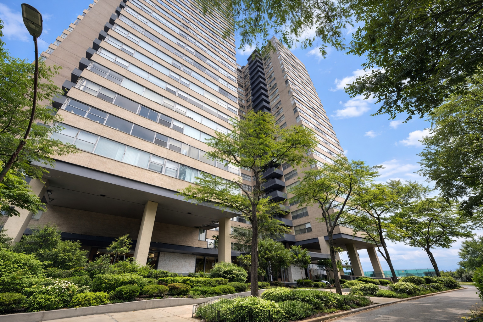 6301 North Sheridan Road Chicago IL 60660