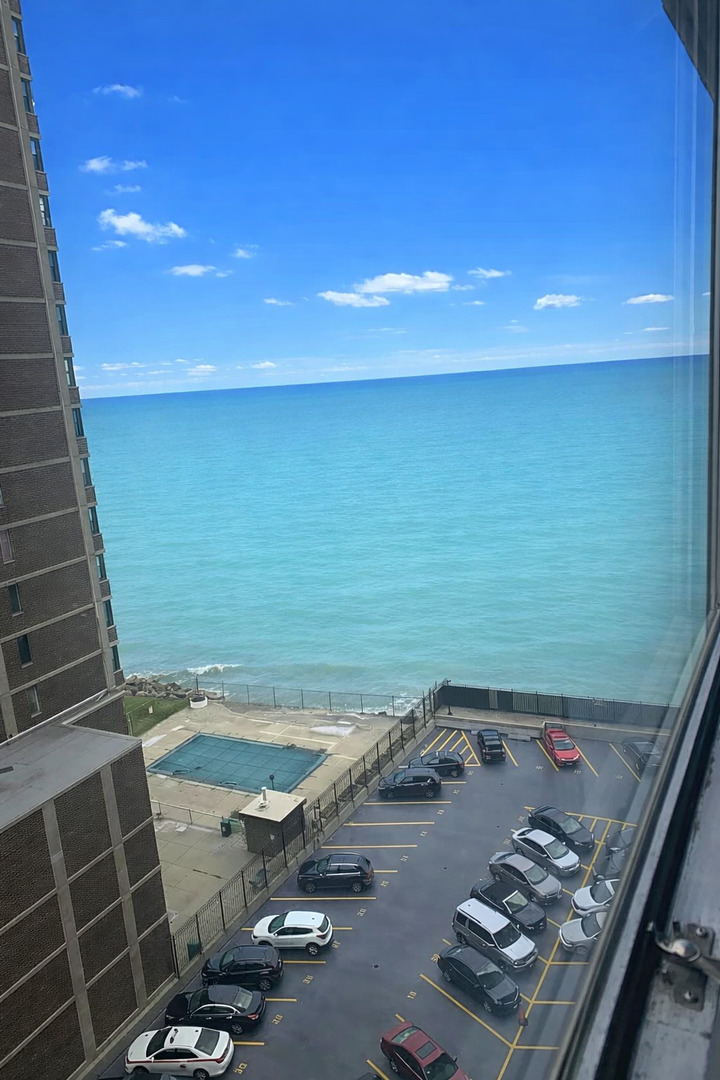 6301 North Sheridan Road Chicago IL 60660