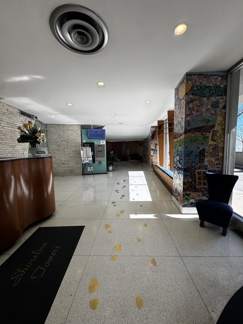 6301 North Sheridan Road Chicago IL 60660