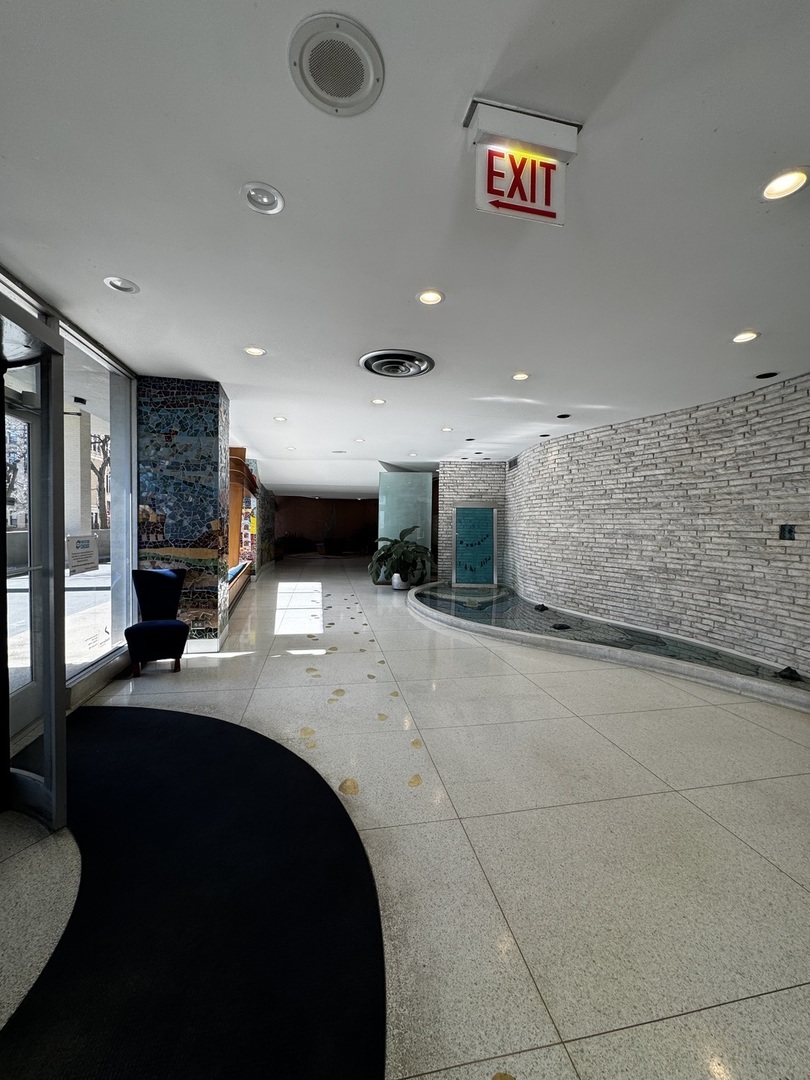6301 North Sheridan Road Chicago IL 60660