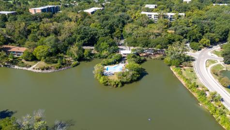 5950 Oakwood Drive Lisle IL 60532