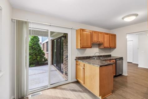 1102 Woodbury Lane Wheeling IL 60090